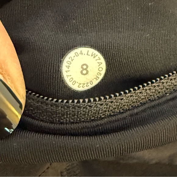 Lululemon Speed Up Shorts Black Lined 2.5" Women's Size 8 Athletic Fitness Gym - Picture 13 of 13